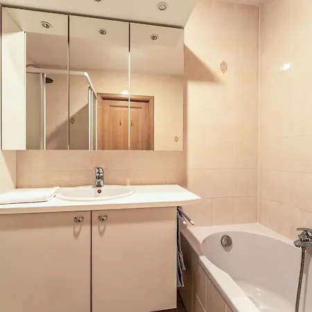 Apartamento Breduynia 0401 With Parking By Interhome *